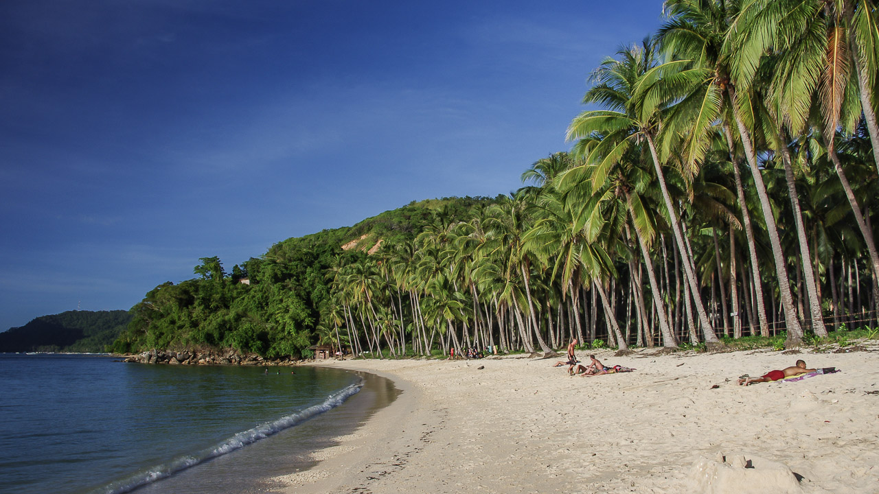 Philippinen - Dezember 2012<br>Palawan, Strand Las Cabanas bei El Nido