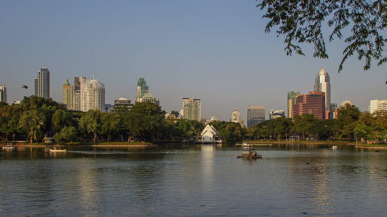 Thailand - Dezember 2011<br>Bangkok, Blick aus dem Lumpini Park