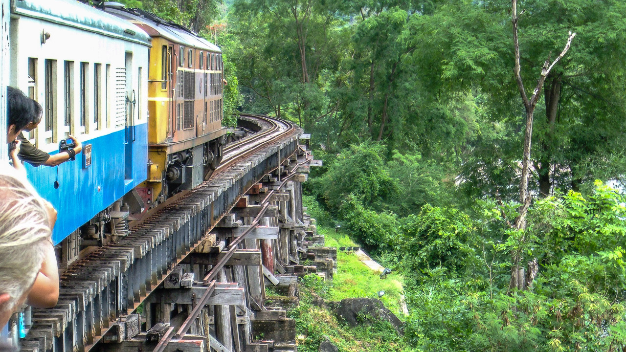 Thailand - Mai 2008<br>Kanchanaburi, der von  Kriegsgefangenen erbaute Railway of Death